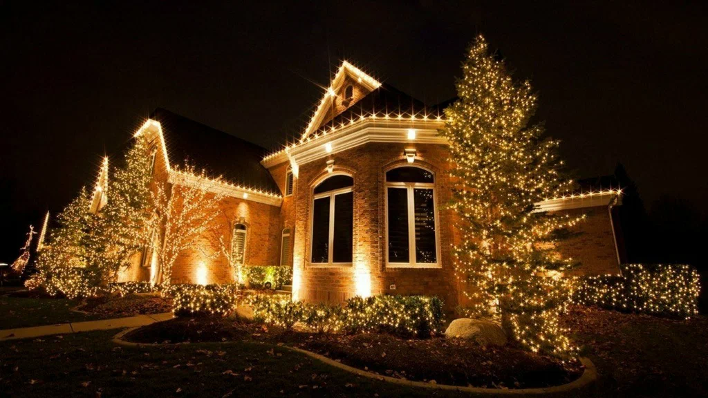 Christmas Light Installation in Nampa | Exterior Lighting Services for Homes & Holidays