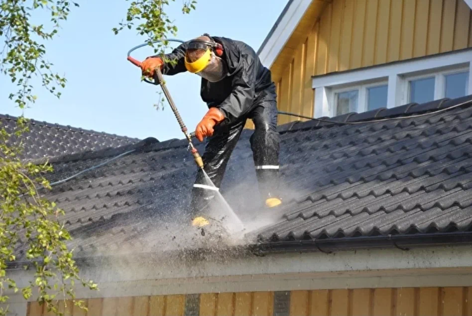 Gutter Cleaning in Meridian – Expert Exterior Cleaning Services